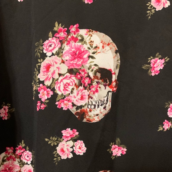 Torrid light weight top - Picture 3 of 3